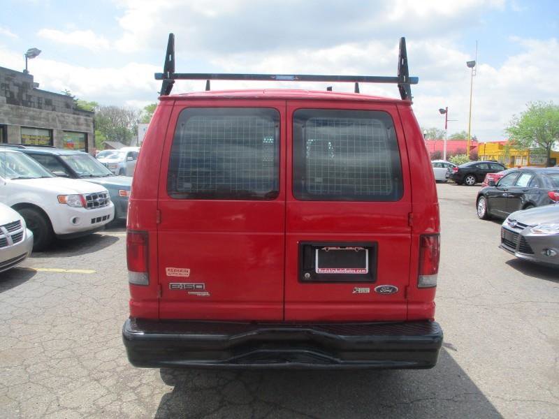 Used 2011 Ford E-150 and Econoline 150 w/ Commercial Cargo Van Pkg RWD image 5