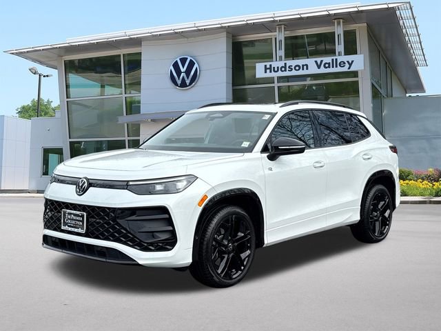 Certified 2025 Volkswagen Tiguan SE R-Line image 1