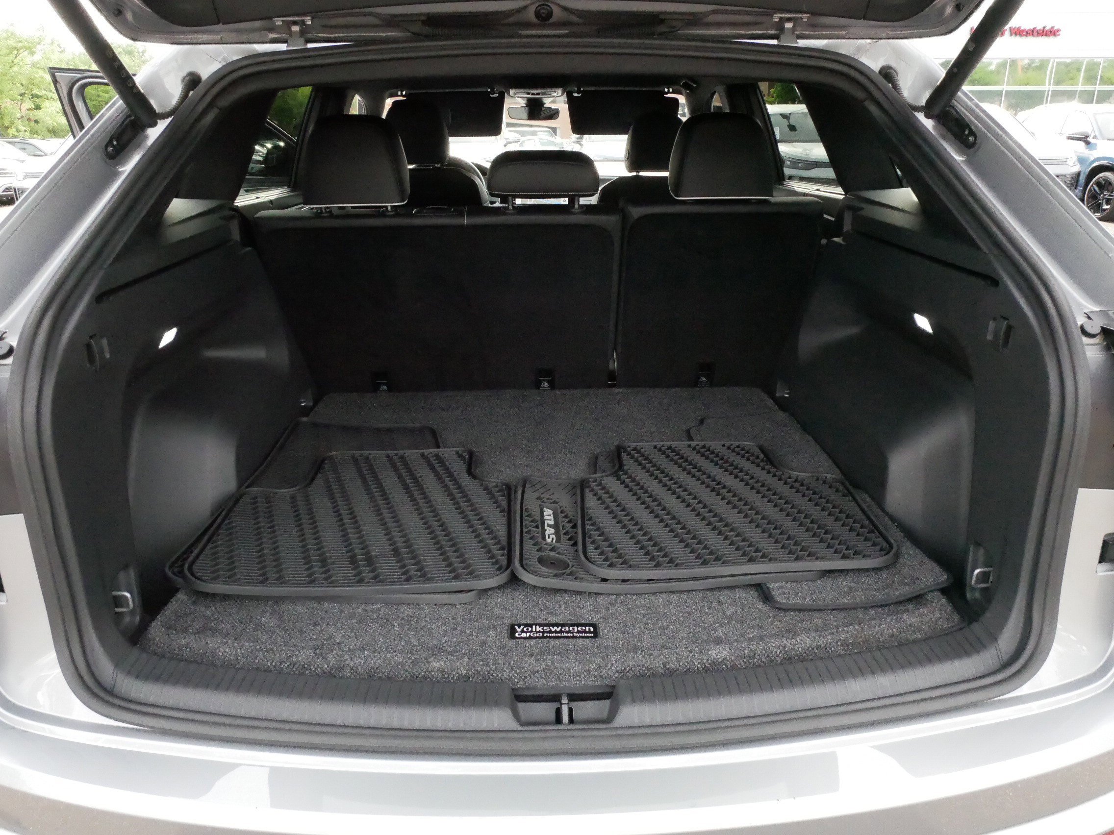 Used 2025 Volkswagen Atlas Cross Sport SEL Premium R-Line AWD/4WD image 18