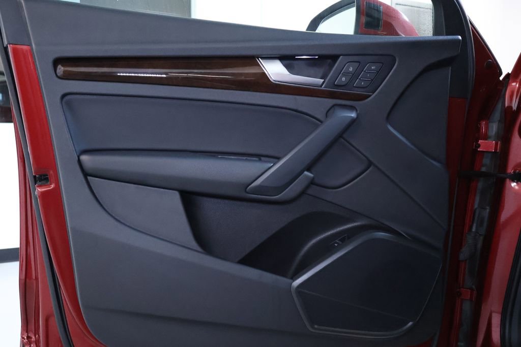 Used 2018 Audi Q5 2.0T Premium Plus w/ Premium Plus Package image 14