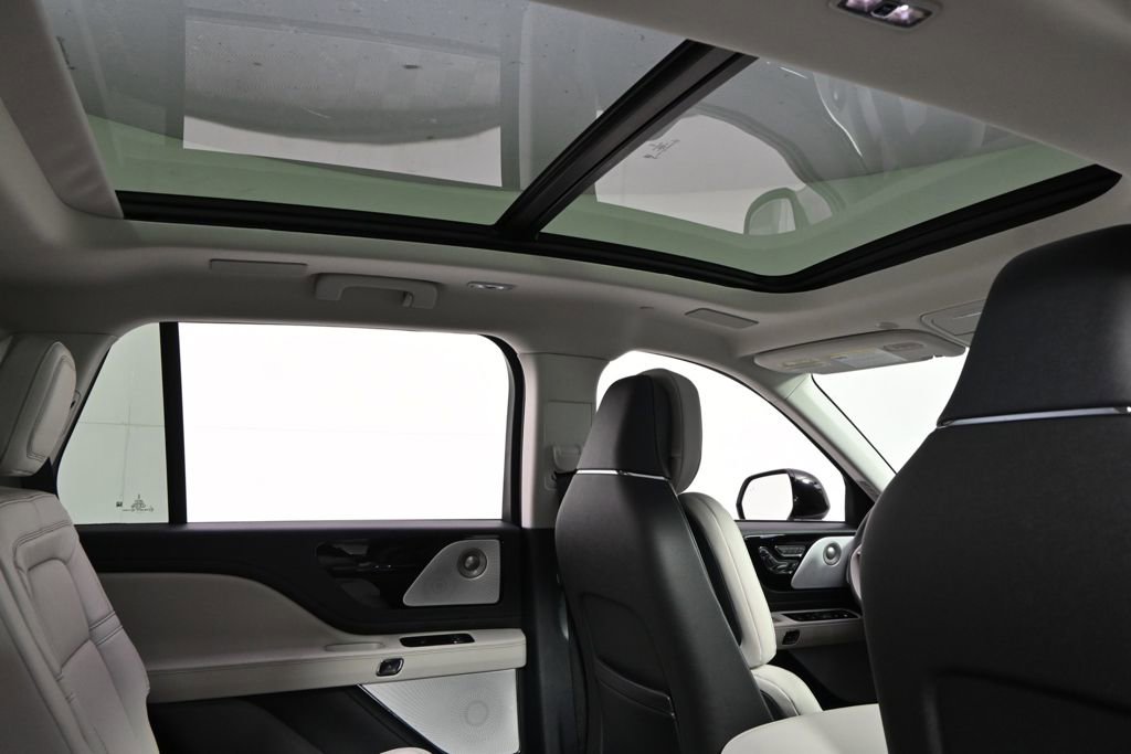 New 2026 Lincoln Aviator Reserve image 17