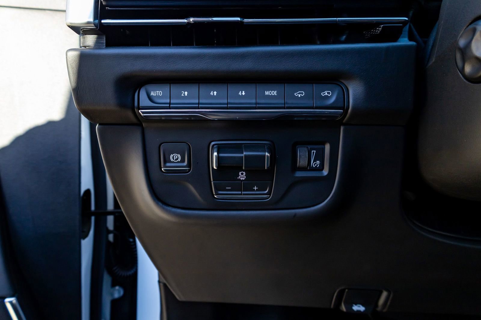 Used 2026 Cadillac Escalade Platinum Sport w/ LPO, Floor Liner Package image 18