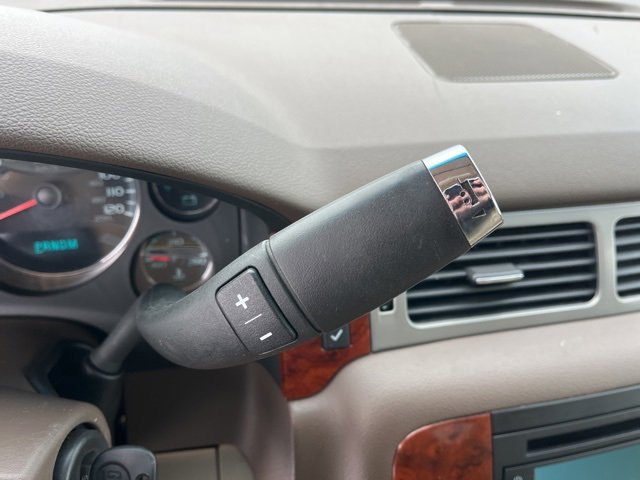 Used 2009 Chevrolet Suburban LTZ image 23