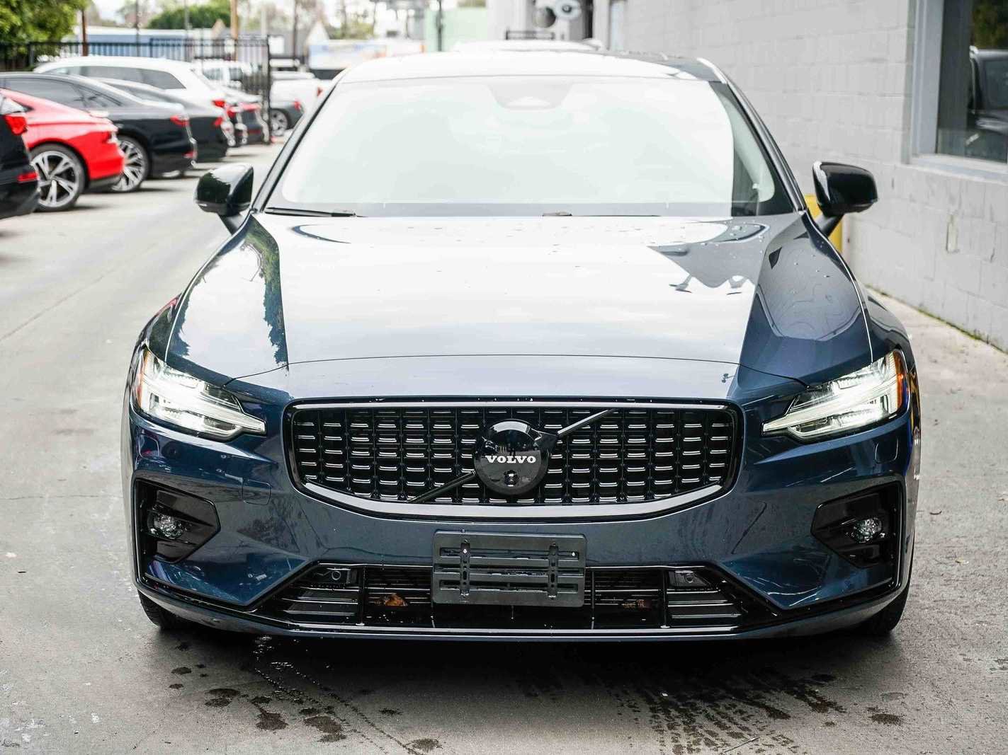 Used 2023 Volvo S60 B5 Plus w/ Climate Package image 6