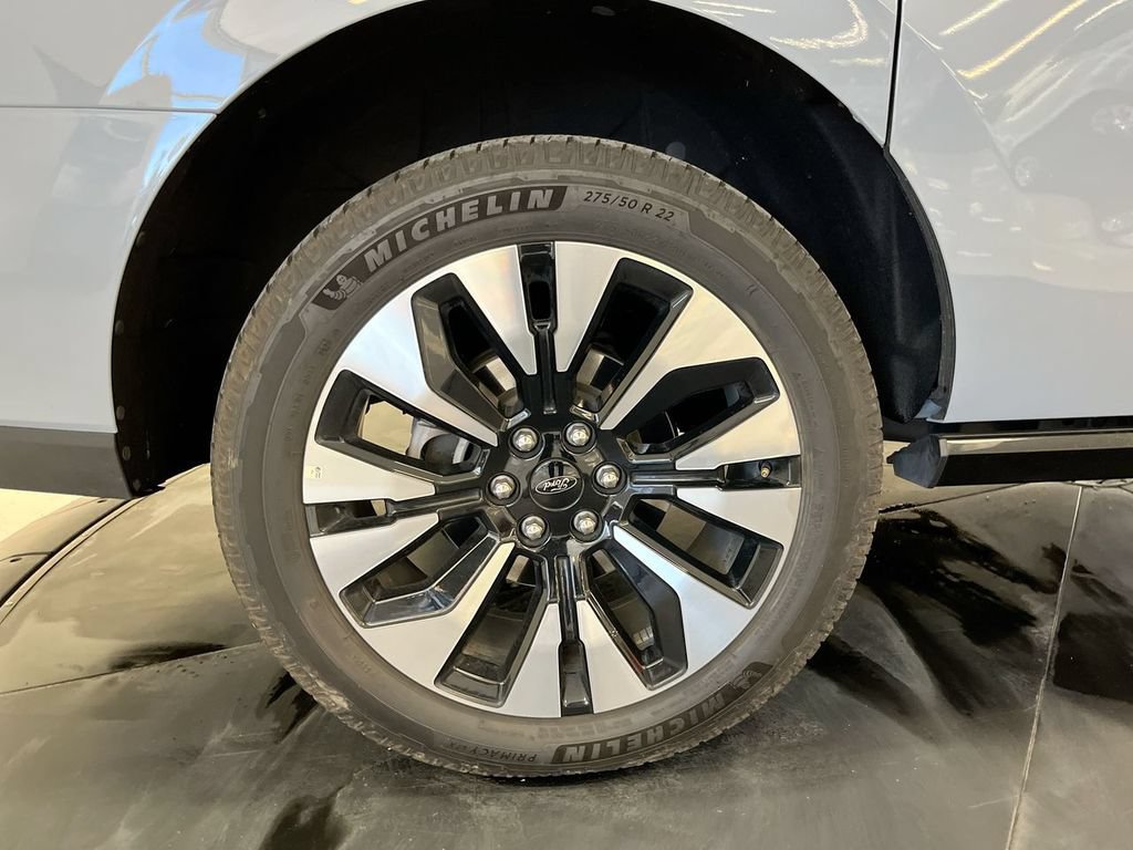 Used 2025 Ford Expedition Max Platinum w/ Driver's Package AWD/4WD image 10