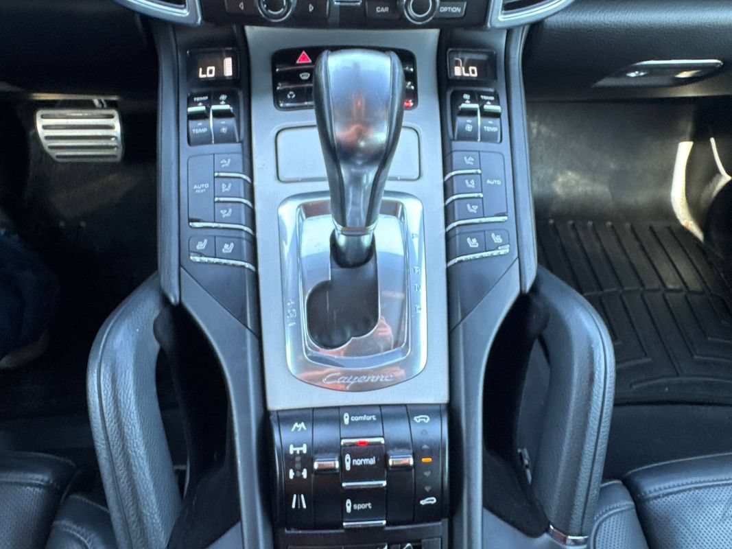 Used 2013 Porsche Cayenne GTS AWD/4WD image 31