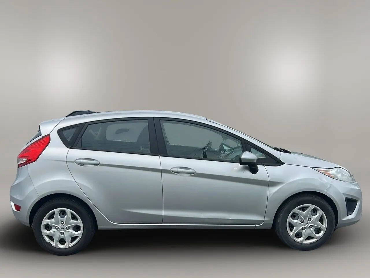 Used 2011 Ford Fiesta SE w/ 201A Rapid Spec Order Code FWD image 8