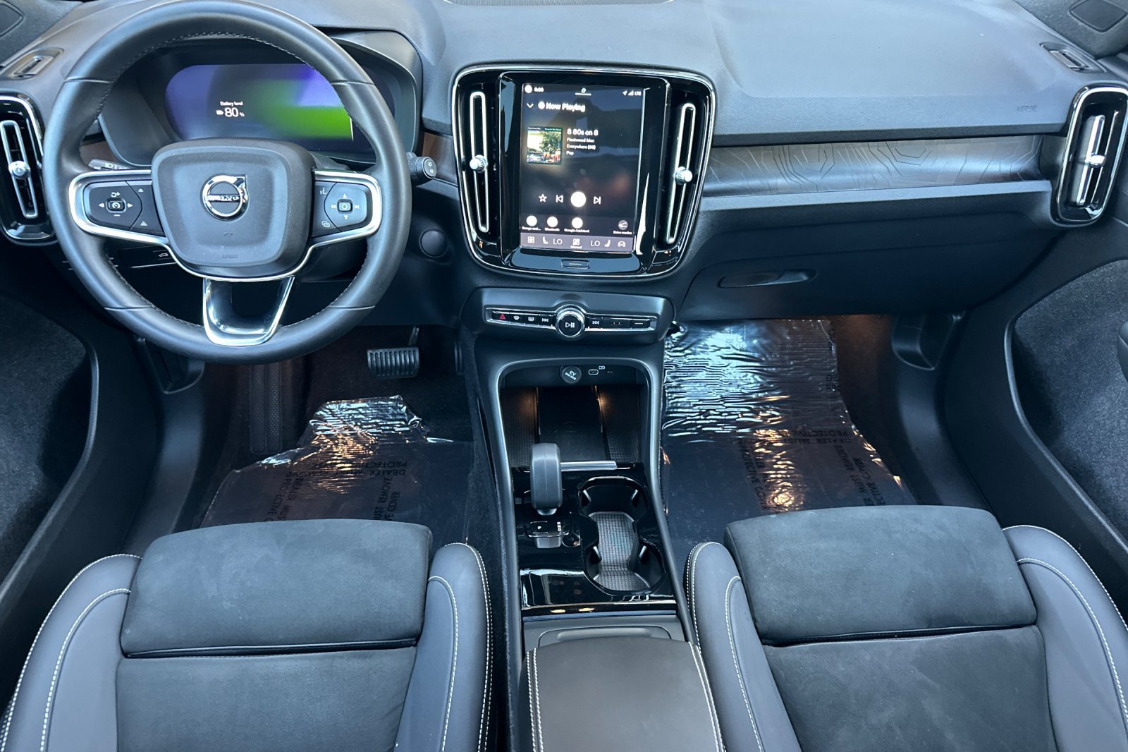 Certified 2023 Volvo XC40 Recharge Plus w/ Protection Package Premier AWD/4WD image 15
