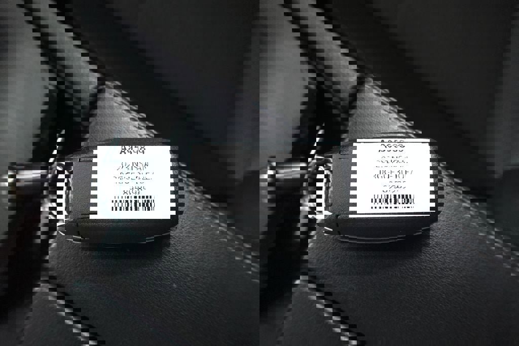 Used 2023 Nissan Rogue SV image 32