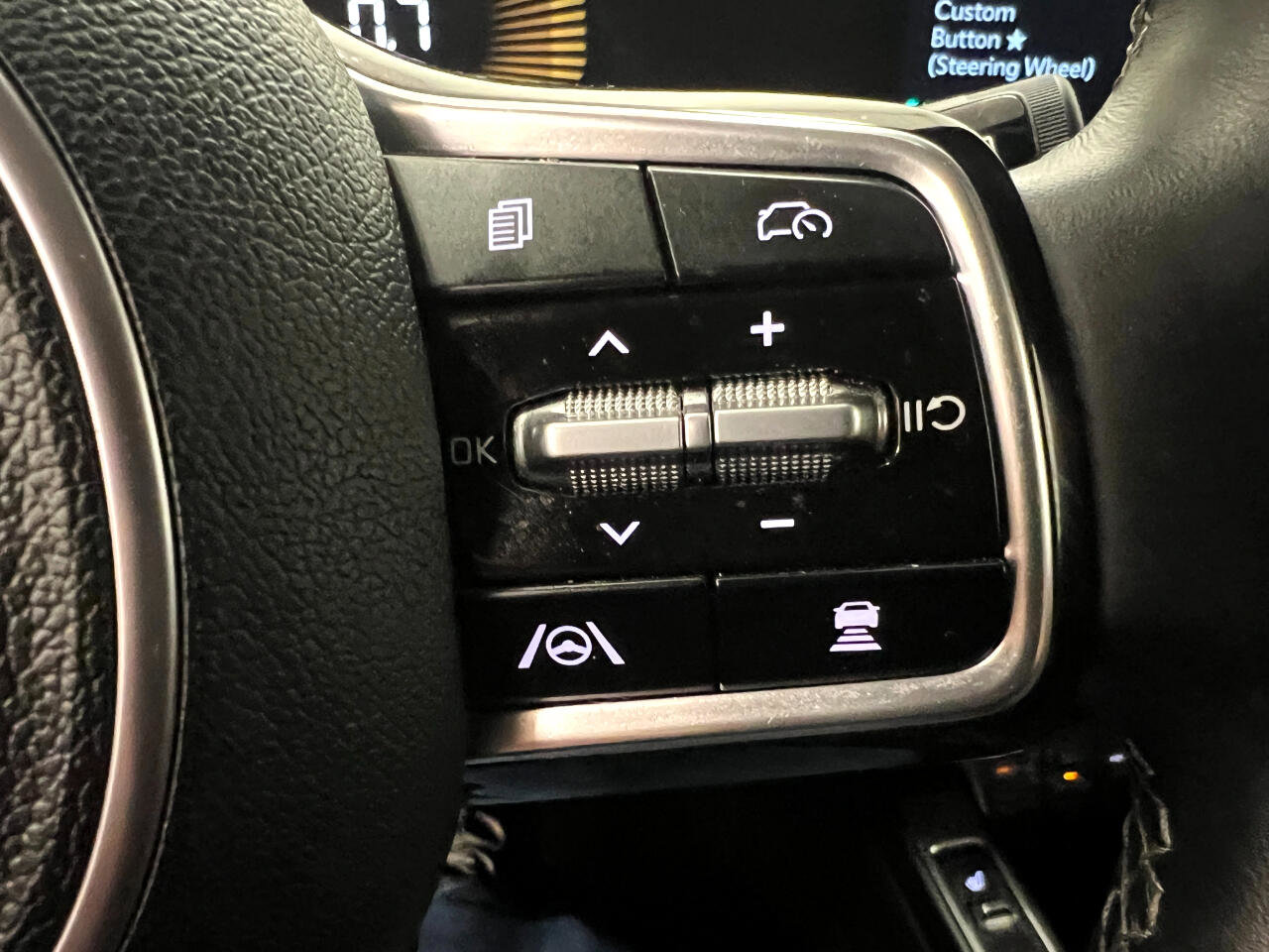 Used 2024 Kia Sorento S image 29