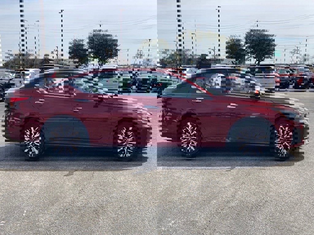 Used 2025 Nissan Altima 2.5 SV image 4