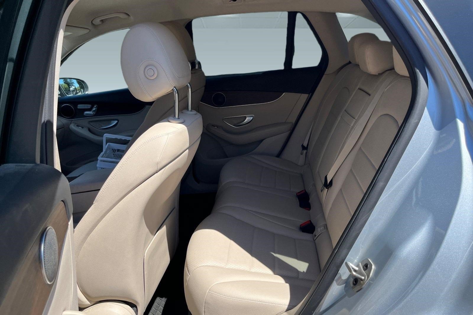 Used 2021 Mercedes-Benz GLC 300 image 9