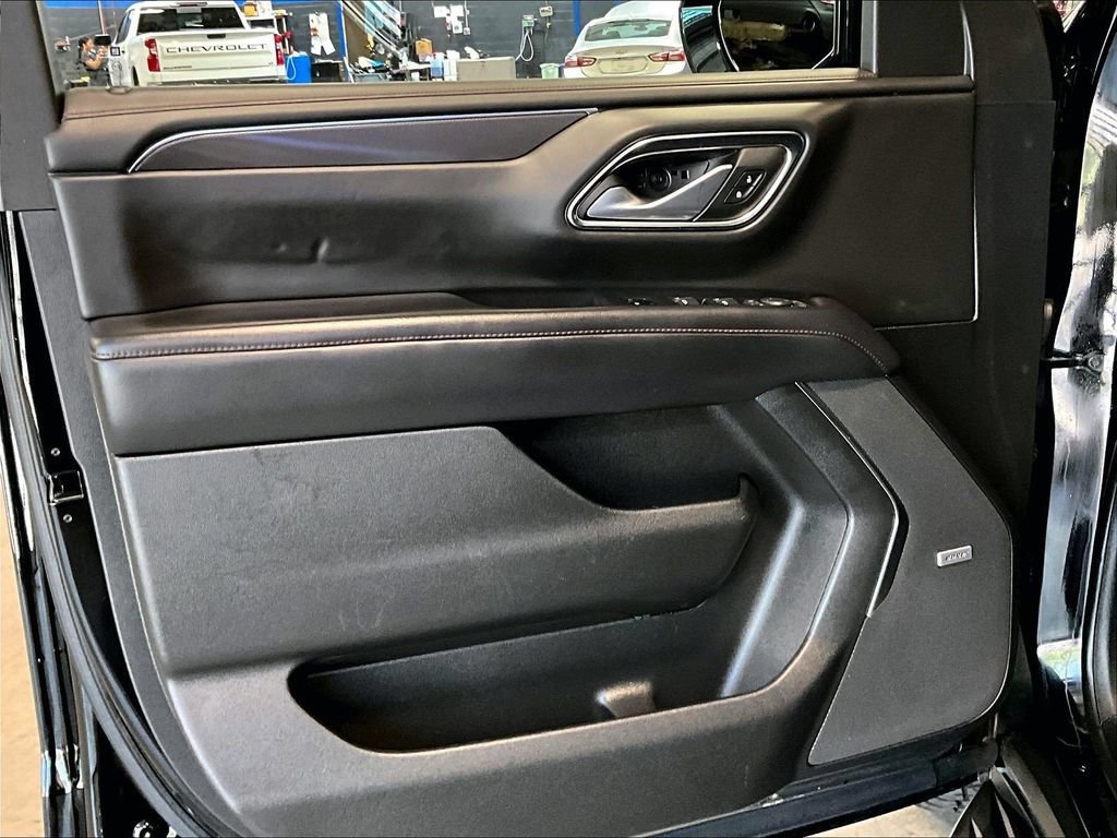 Used 2022 Chevrolet Tahoe RST w/ Sport Performance Package AWD/4WD image 9