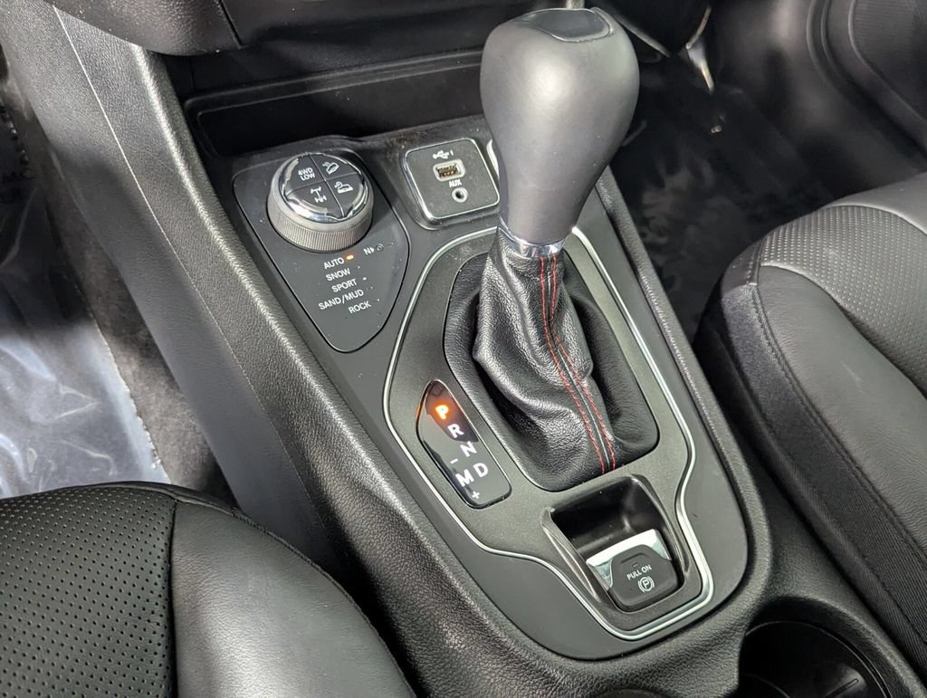 Used 2021 Jeep Cherokee Trailhawk w/ Sun, Sound & Nav Group AWD/4WD image 26