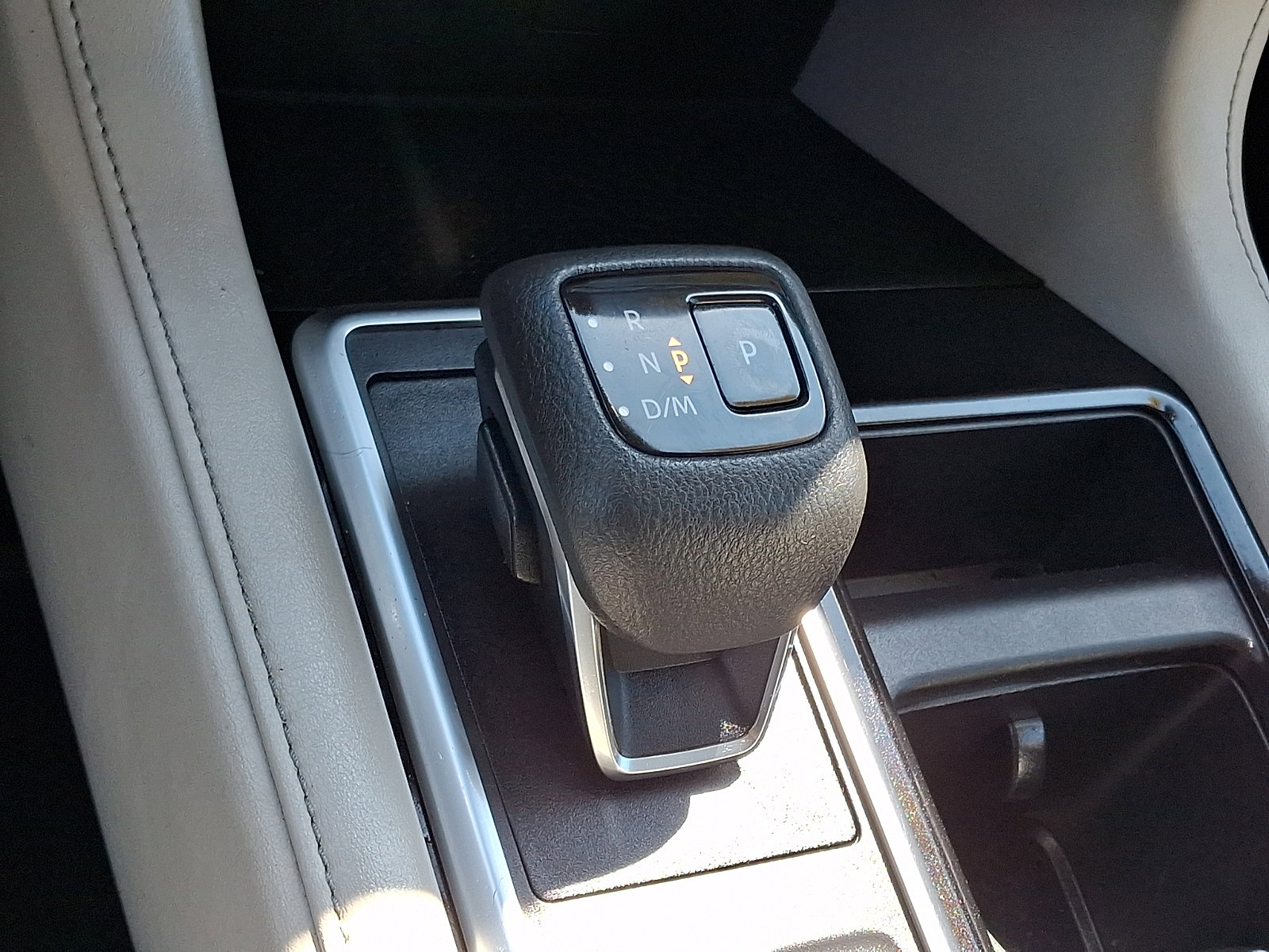 Used 2022 Nissan Pathfinder SL AWD/4WD image 15