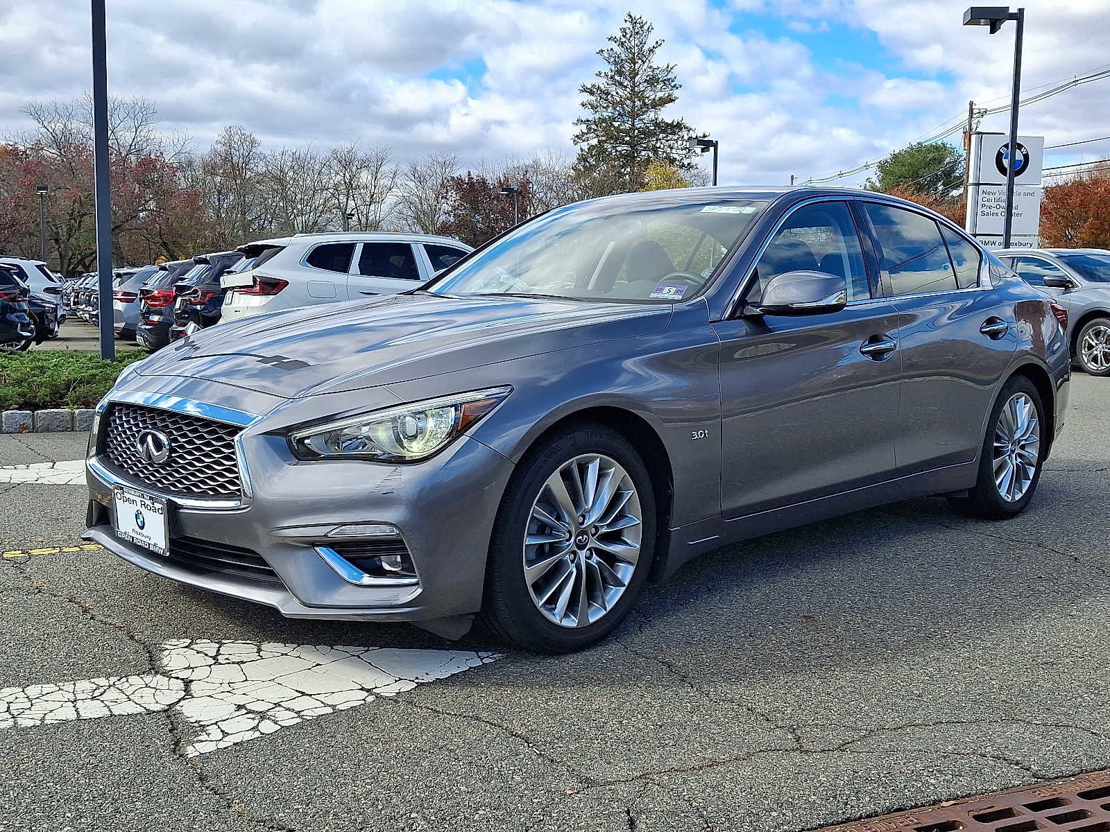 Used 2019 INFINITI Q50 Luxe w/ Essential Package (3.0T Luxe) image 3