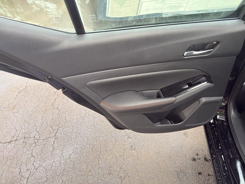 New 2025 Nissan Altima 2.5 SR image 29