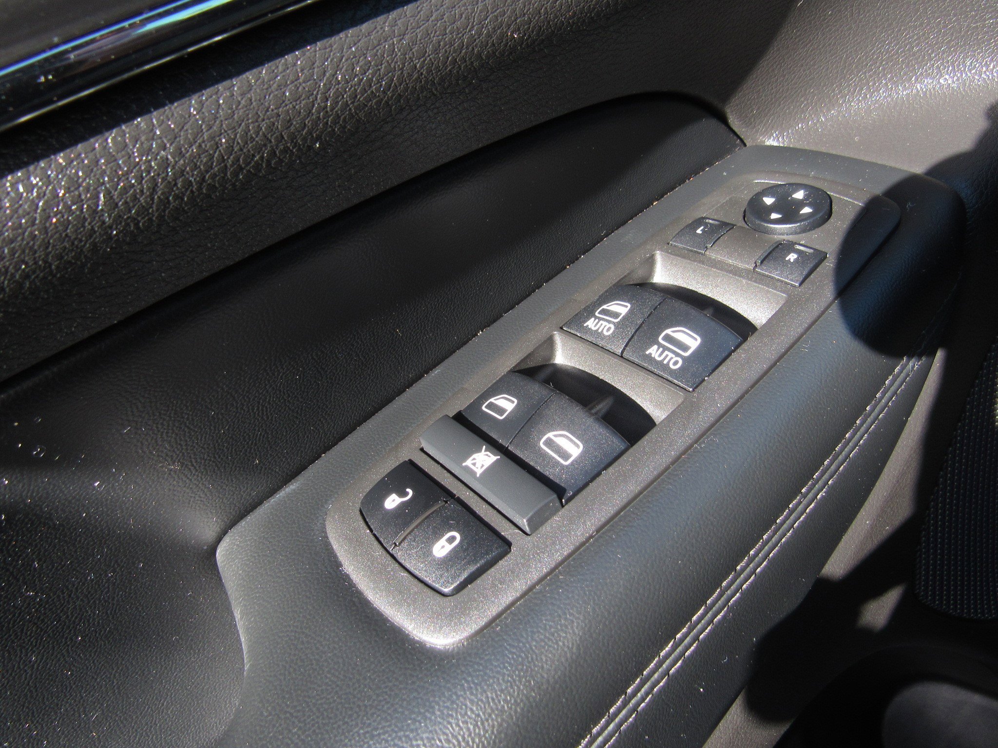 Used 2021 Jeep Grand Cherokee Limited X image 23