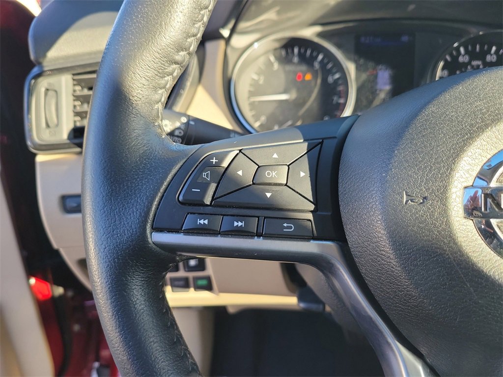 Used 2019 Nissan Rogue SV w/ Premium Package image 19