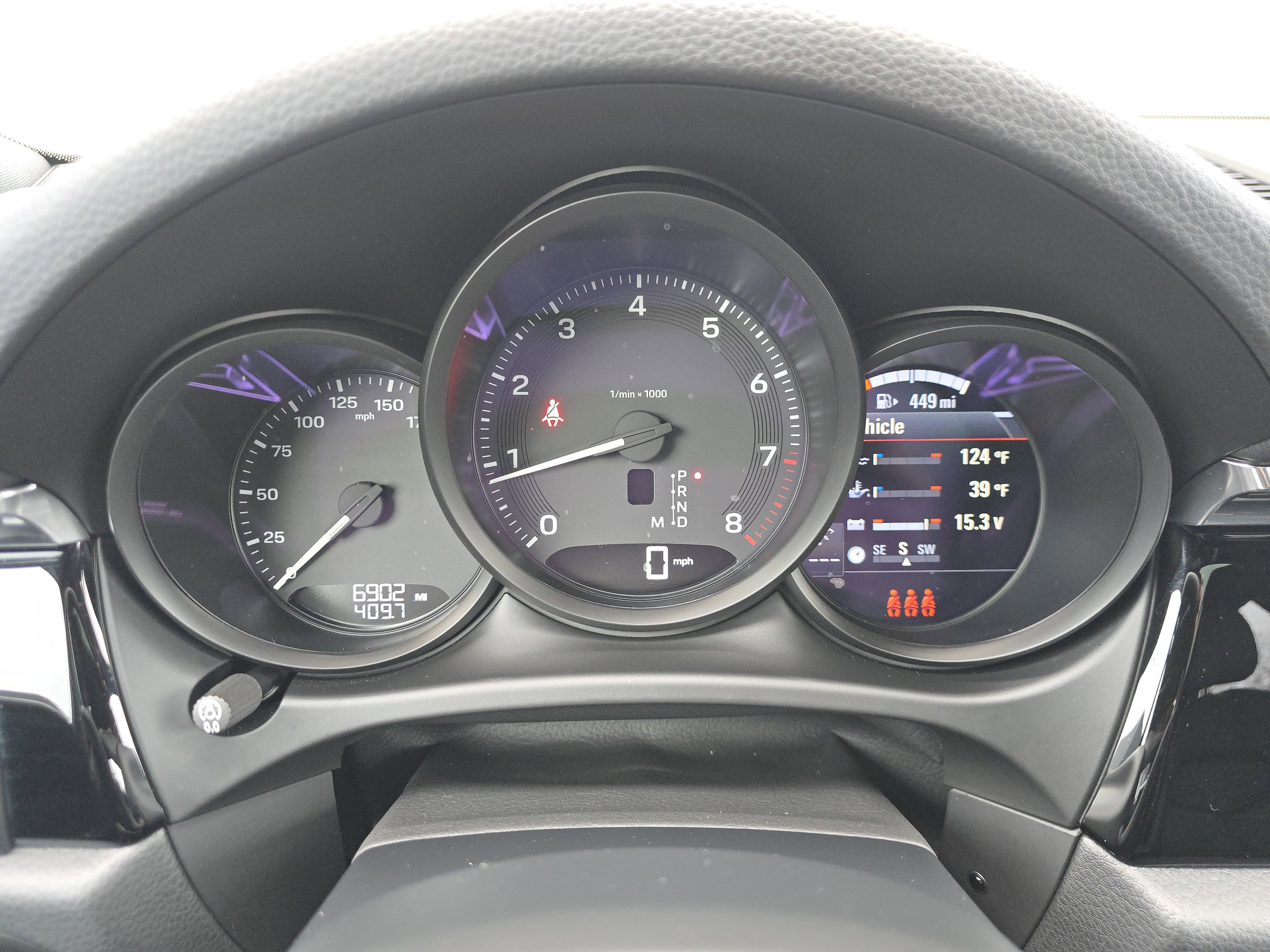 Certified 2025 Porsche Macan AWD/4WD image 19