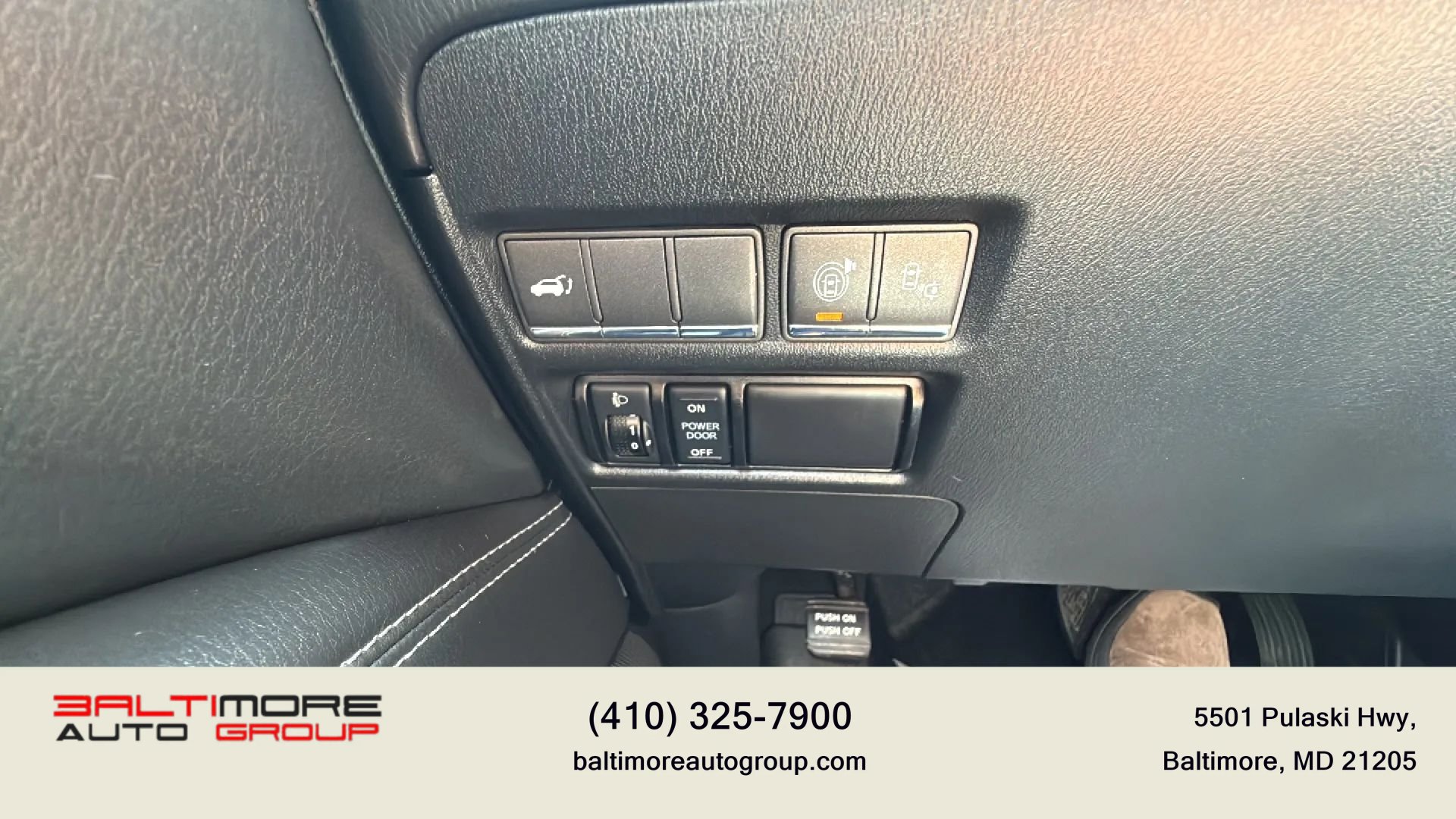 Used 2017 INFINITI QX80 4WD w/ Driver Assistance Package image 35