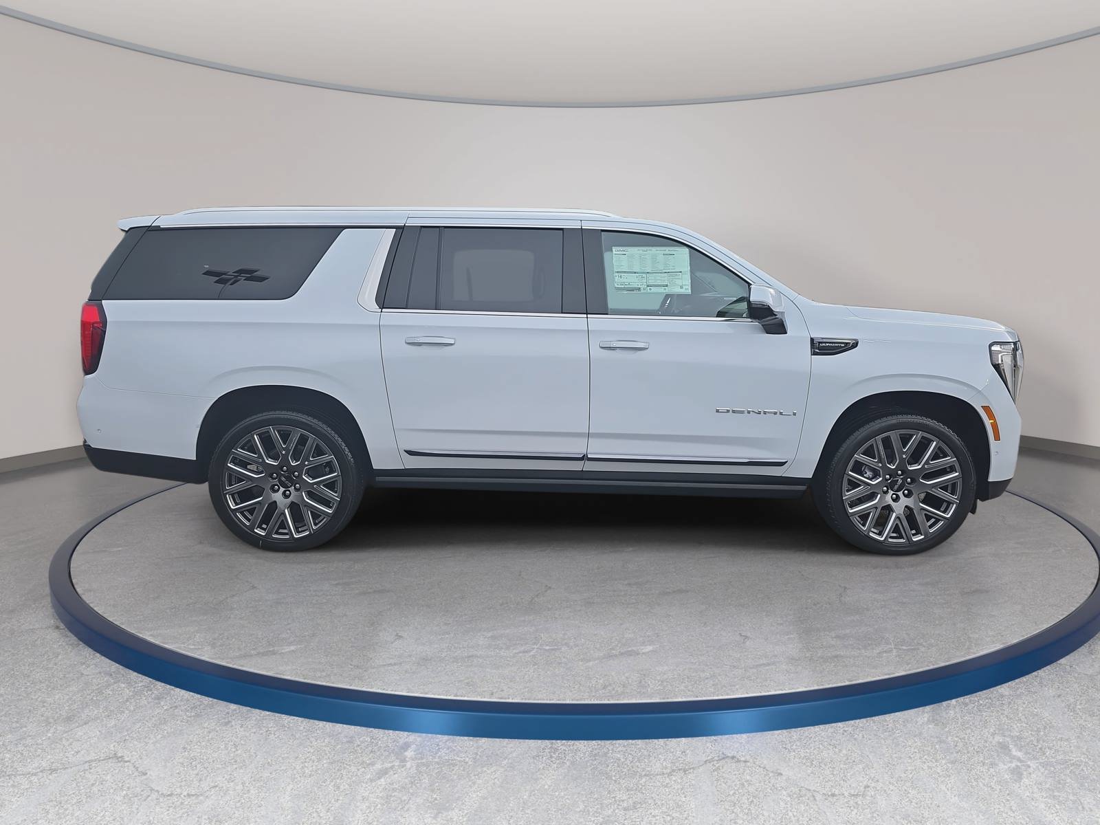 New 2026 GMC Yukon XL Denali Ultimate w/ LPO, Floor Liner Package AWD/4WD image 4