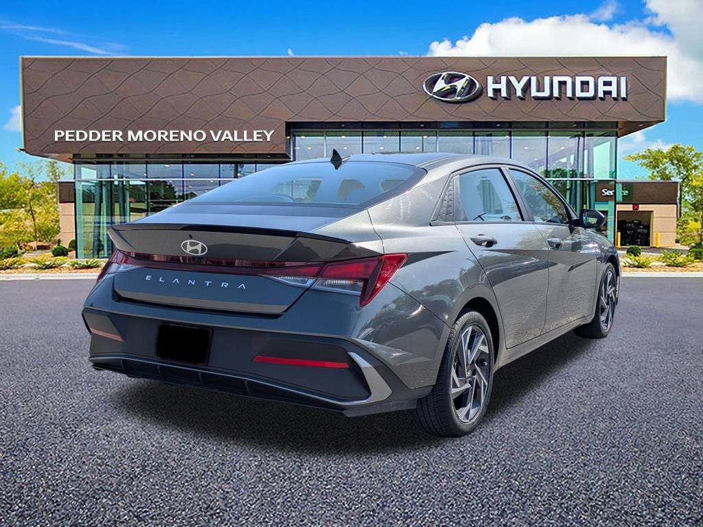 Certified 2025 Hyundai Elantra Sport image 3