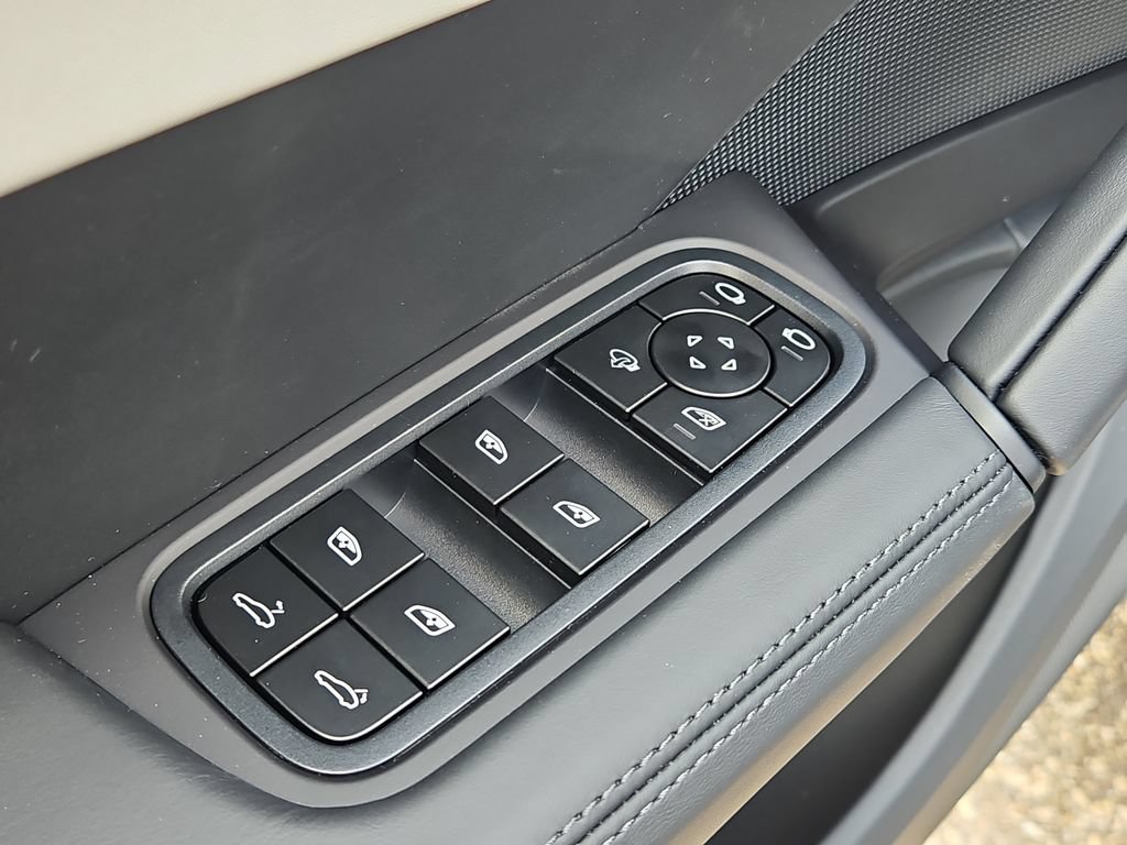 New 2026 Porsche Cayenne AWD/4WD image 23