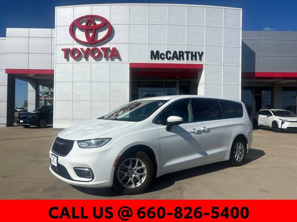 Used 2023 Chrysler Pacifica Touring-L FWD video 1