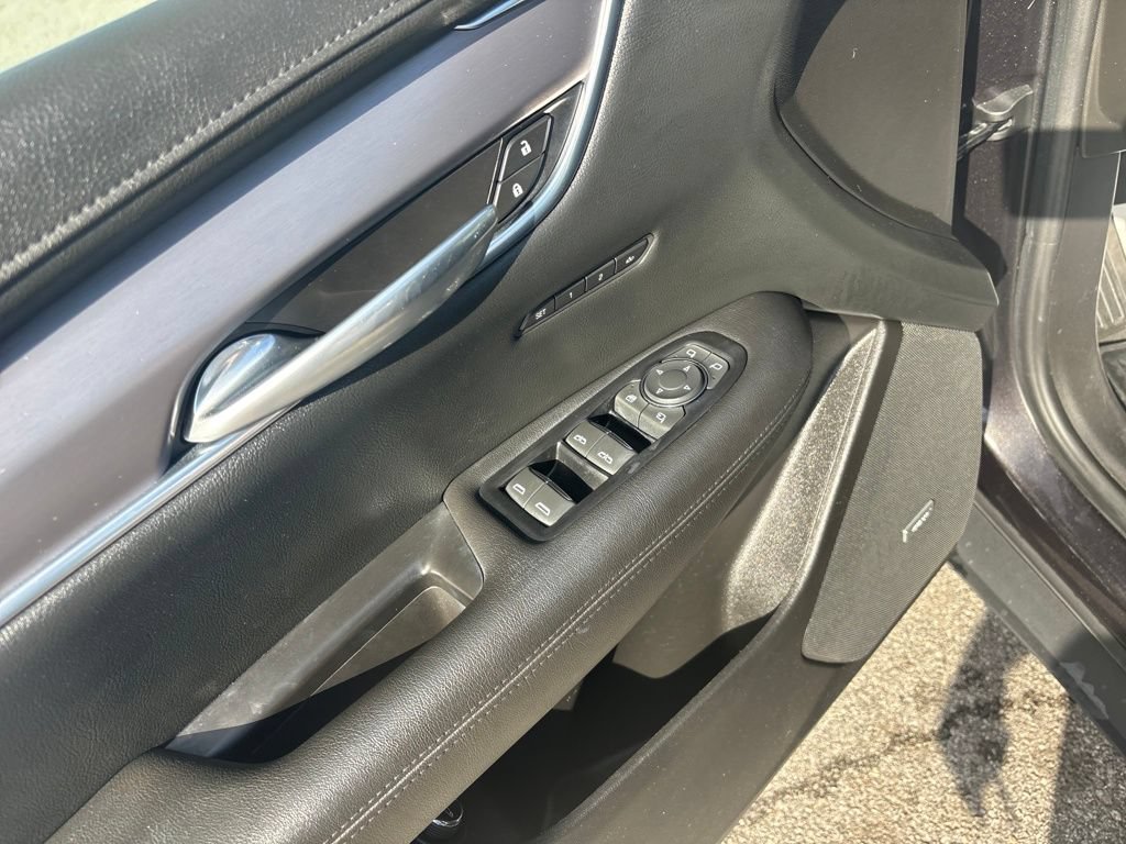 Used 2018 Cadillac XT5 Luxury w/ Driver Awareness Package AWD/4WD image 16