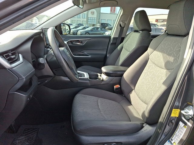 Used 2021 Toyota RAV4 XLE w/ Carpet Mat Package (TMS) image 18