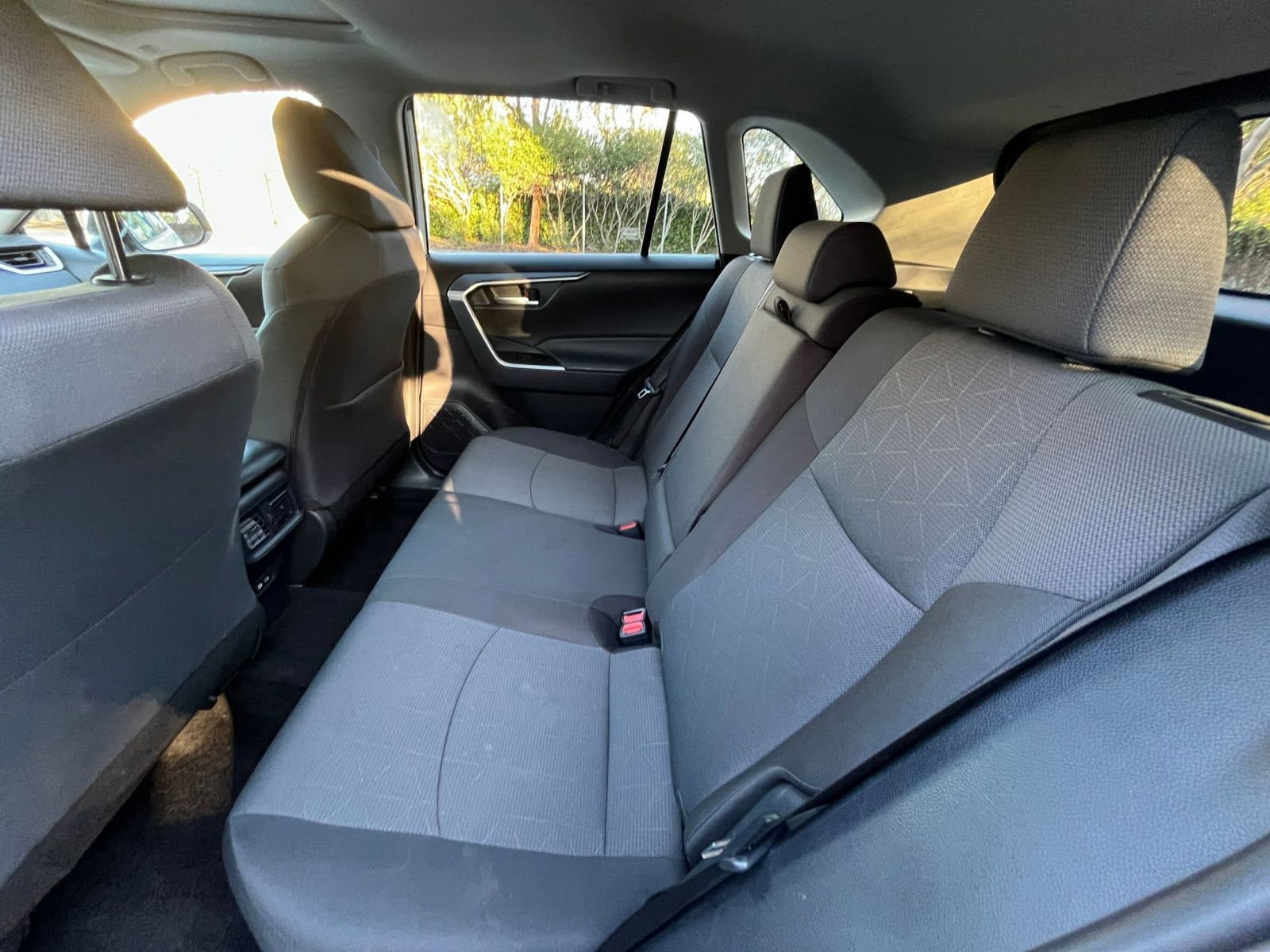 Used 2025 Toyota RAV4 XLE w/ Convenience Package image 27