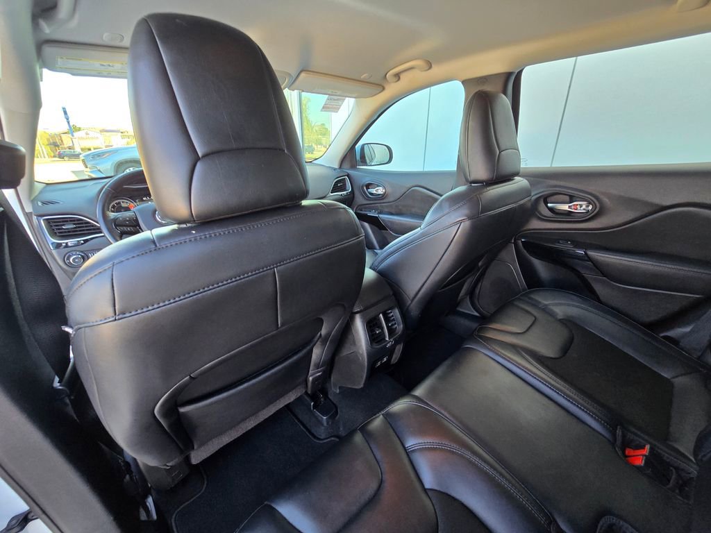 Used 2021 Jeep Cherokee Latitude Plus FWD image 16