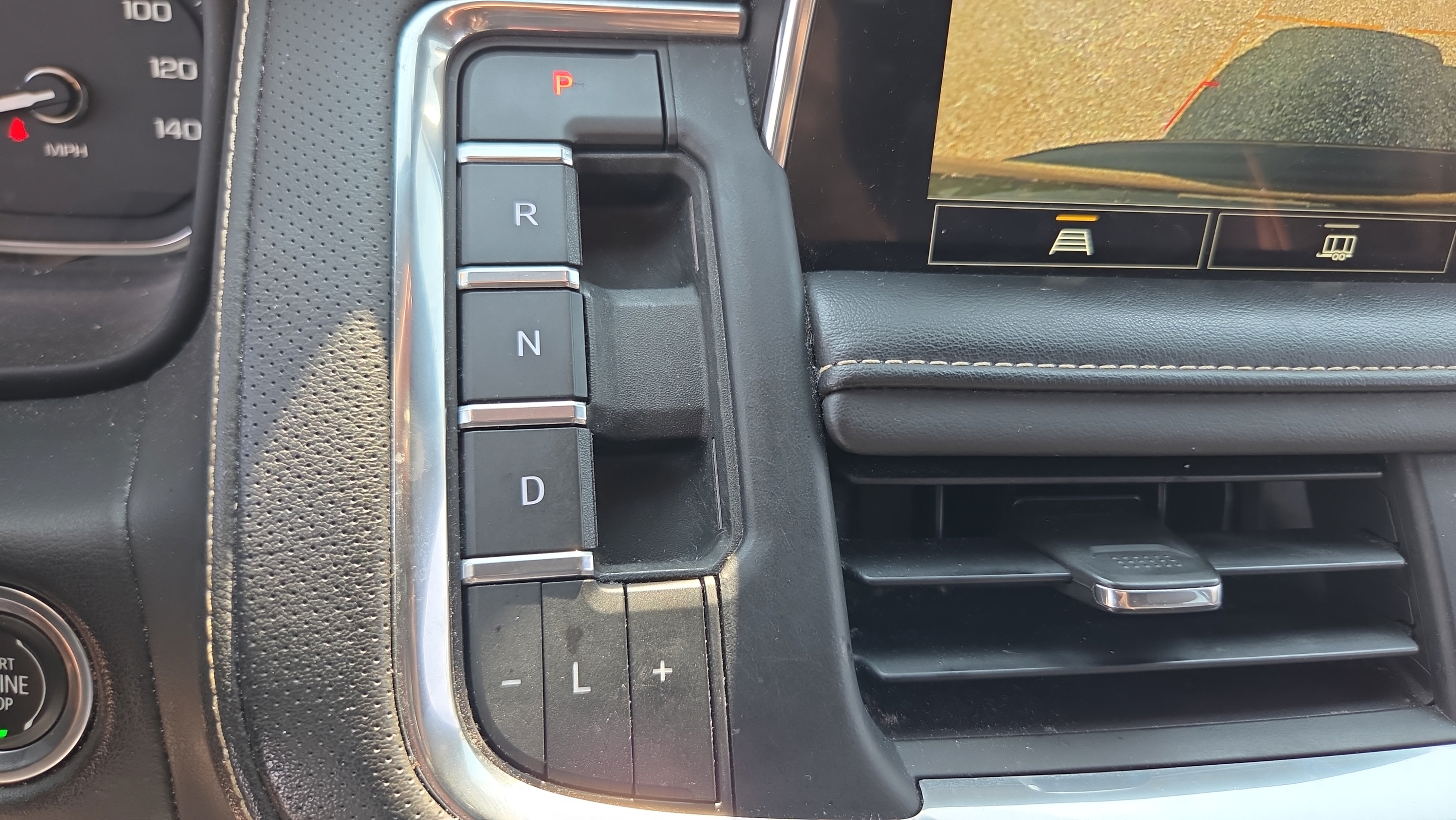Used 2021 GMC Yukon SLT w/ Rear Media and Nav Package AWD/4WD image 21