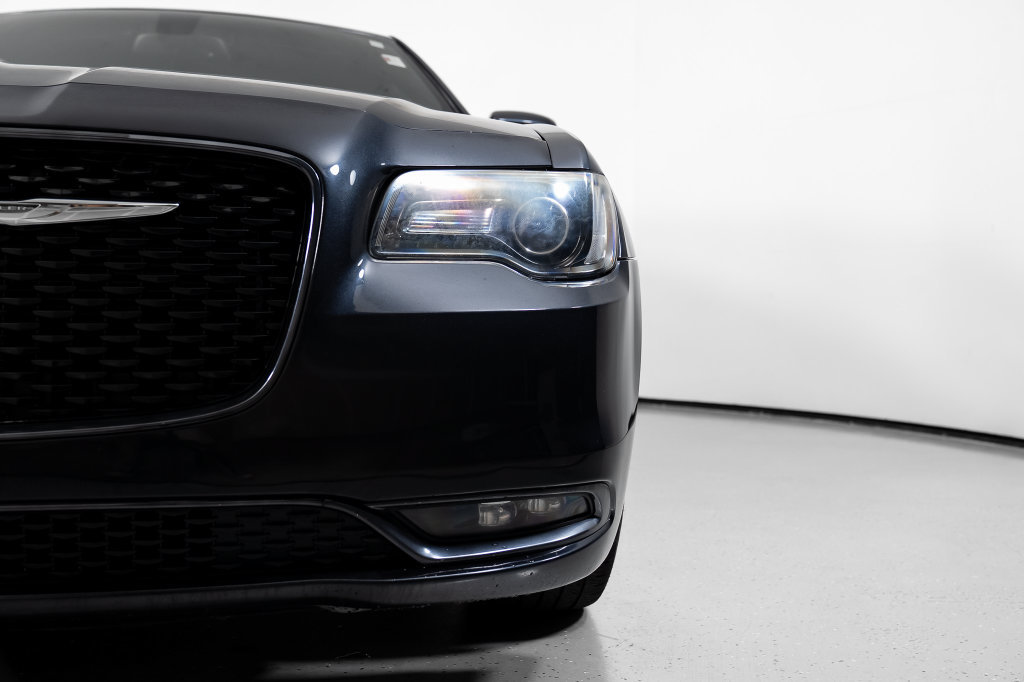 Used 2015 Chrysler 300 S AWD/4WD image 20