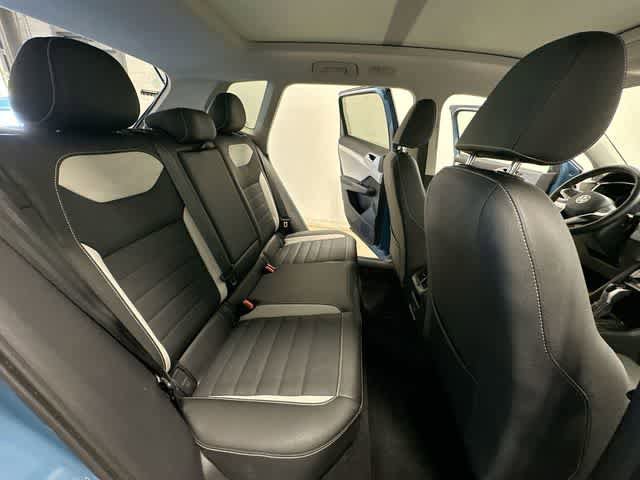 Certified 2025 Volkswagen Taos SEL AWD/4WD image 26