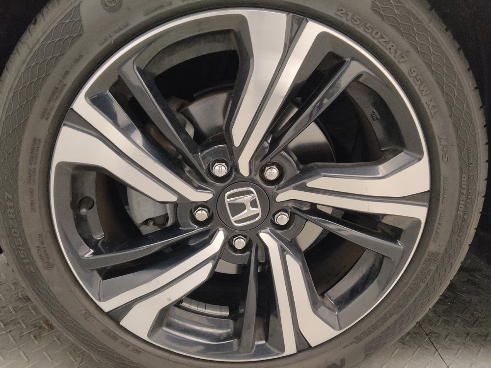 Used 2018 Honda Civic Touring image 31