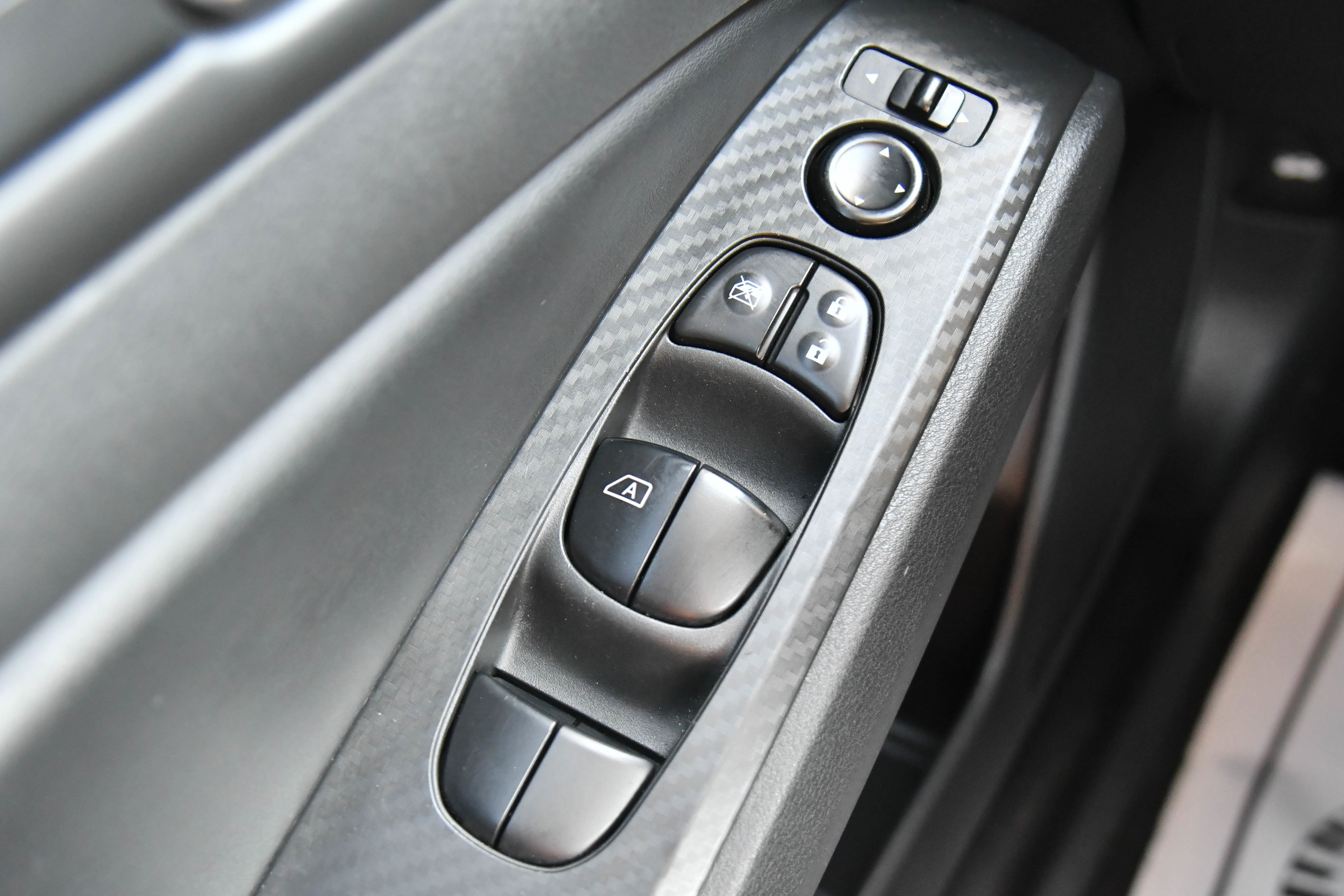 Used 2024 Nissan Altima 2.5 SV image 30