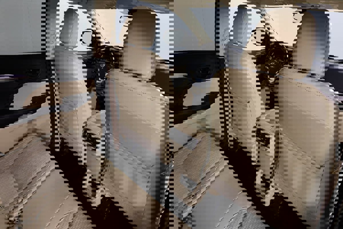 Used 2017 Toyota Highlander Plus image 41