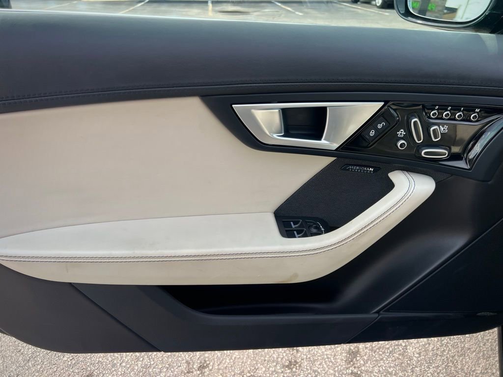 Used 2016 Jaguar F-TYPE Coupe image 30