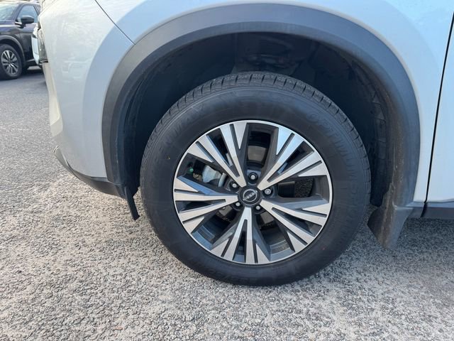 Used 2023 Nissan Rogue SV w/ SV Premium B Package image 11