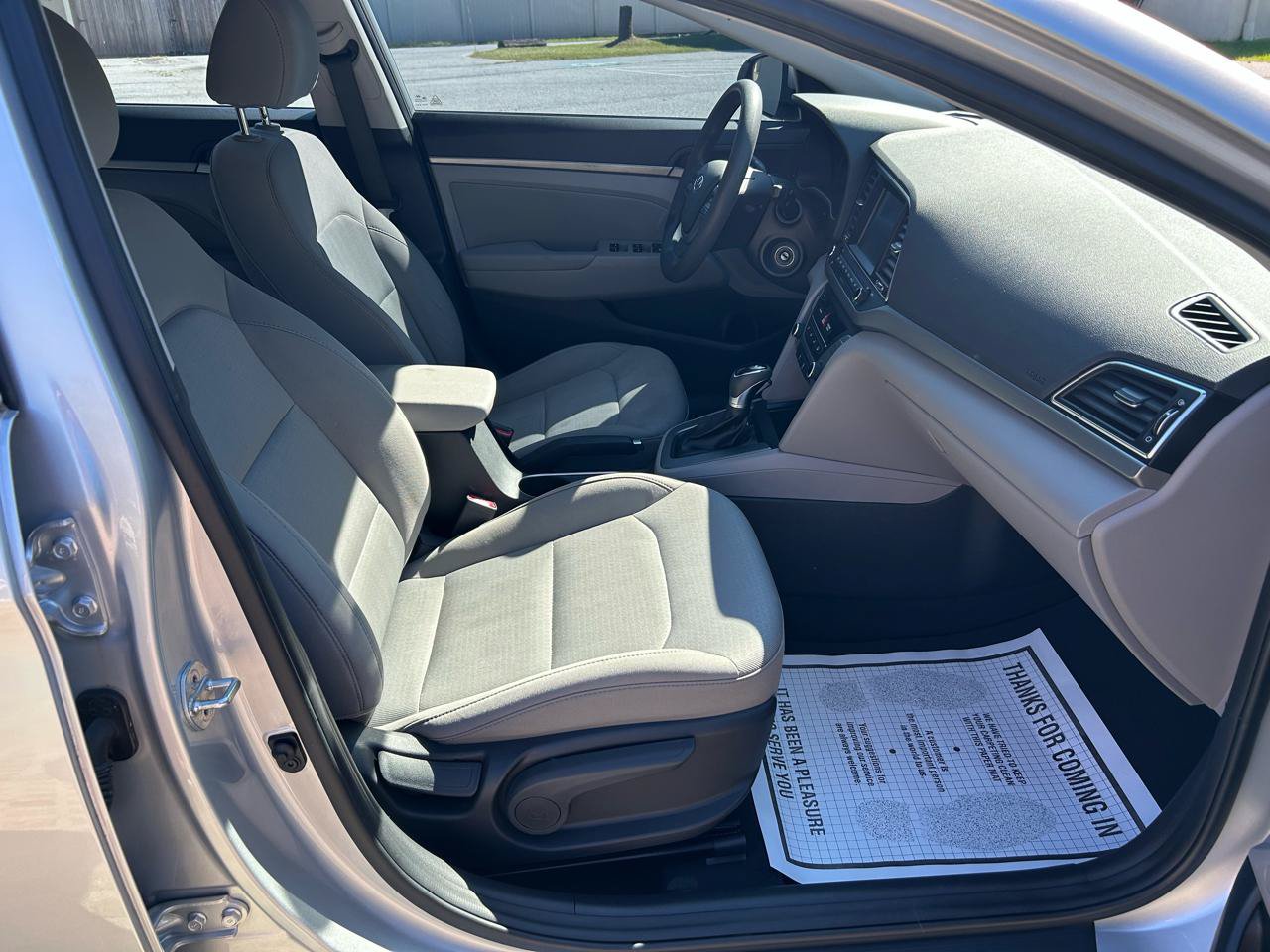 Used 2017 Hyundai Elantra SE FWD image 15