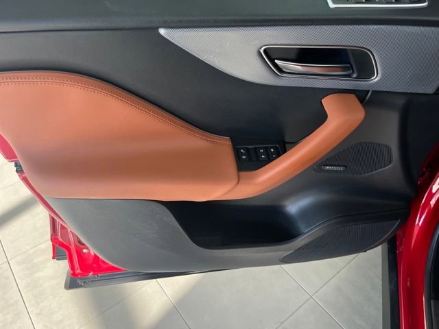Used 2019 Jaguar F-PACE SVR image 11