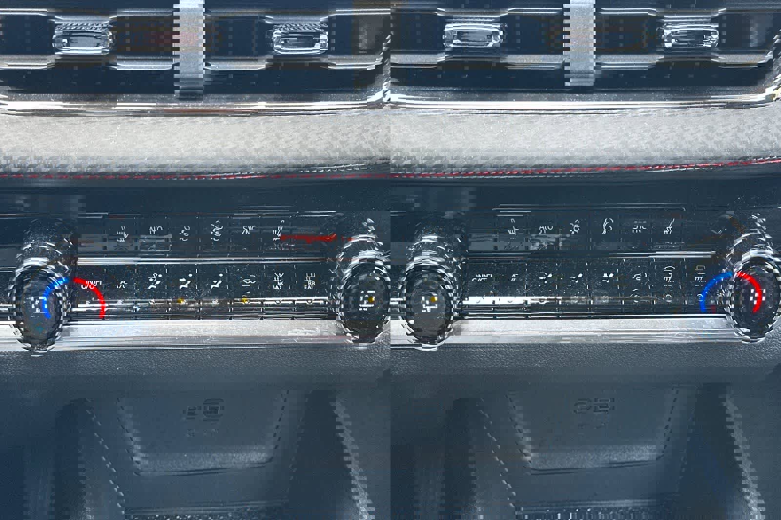 Used 2026 Chevrolet Equinox RS image 23