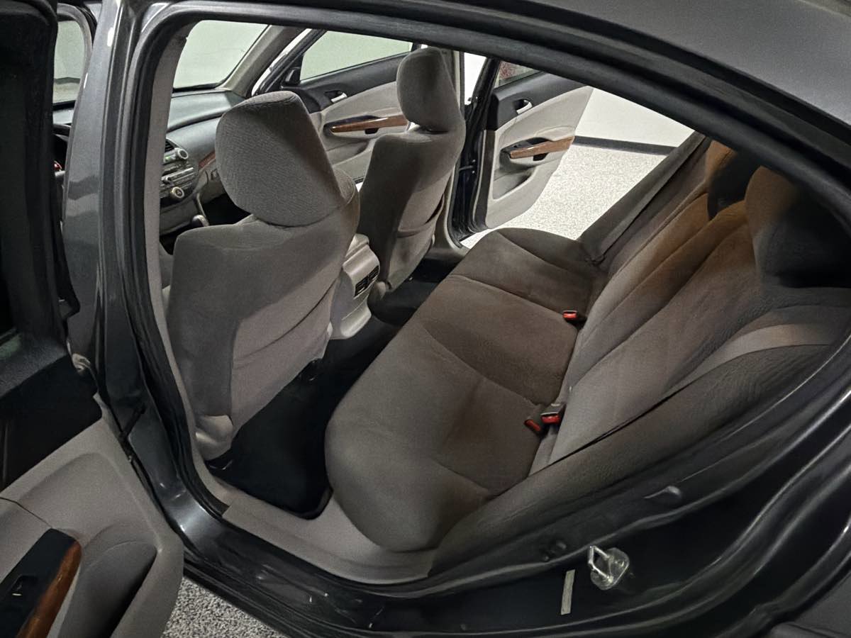 Used 2011 Honda Accord EX image 25