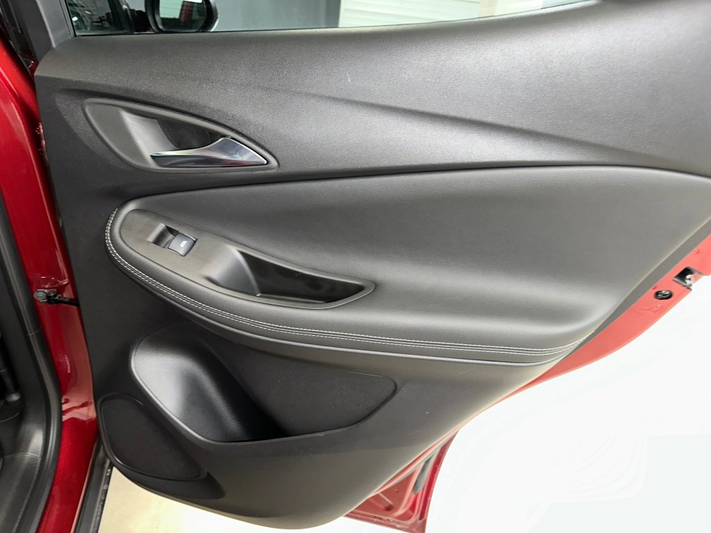 Used 2023 Buick Encore GX Essence w/ Experience Buick Package image 28