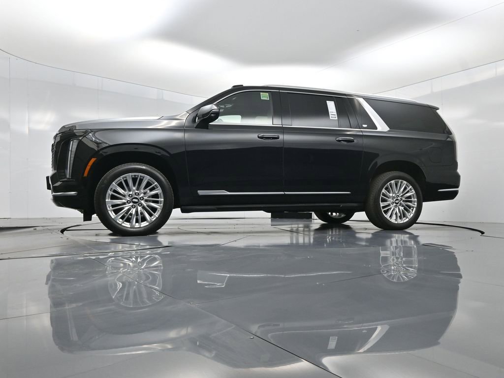 Used 2025 Cadillac Escalade ESV Premium Luxury image 6