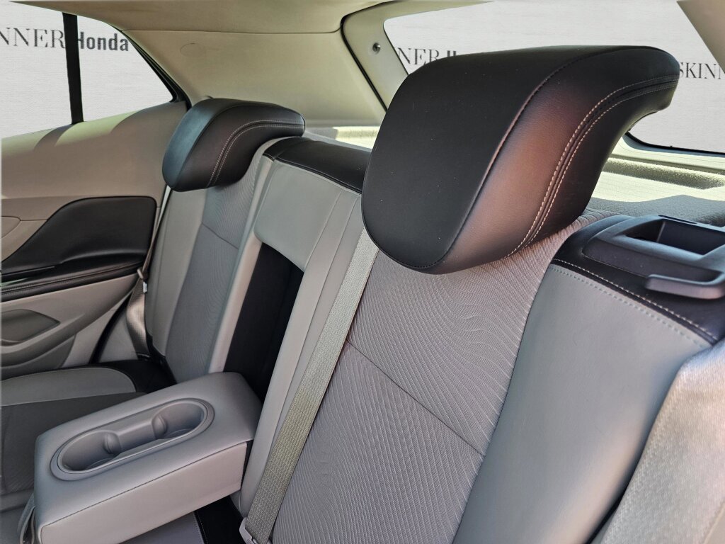 Used 2014 Buick Encore Convenience FWD image 32