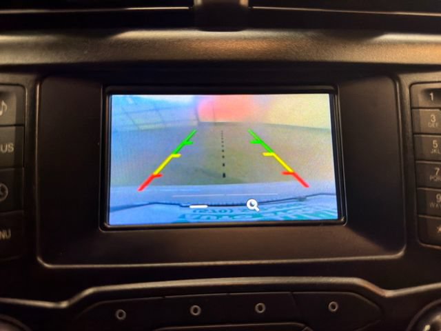 Used 2018 Ford Fusion SE FWD image 22