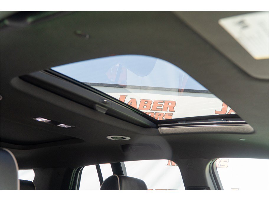 Used 2023 Chevrolet Traverse Premier w/ Redline Edition AWD/4WD image 2